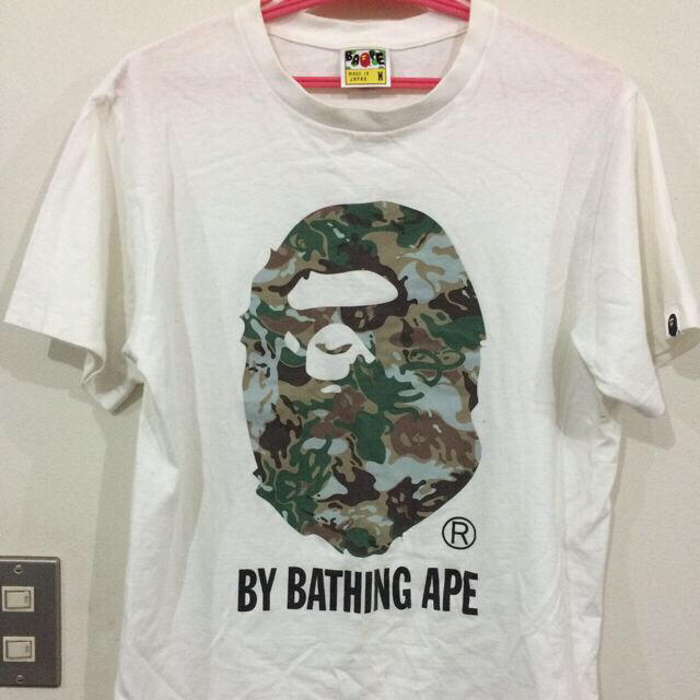 A BATHING APE(アベイシングエイプ)のBAPE 迷彩柄Tシャツ レディースのトップス(Tシャツ(半袖/袖なし))の商品写真