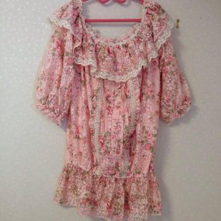 リズリサ(LIZ LISA)の新品♡花柄パワネトップス(シャツ/ブラウス(半袖/袖なし))