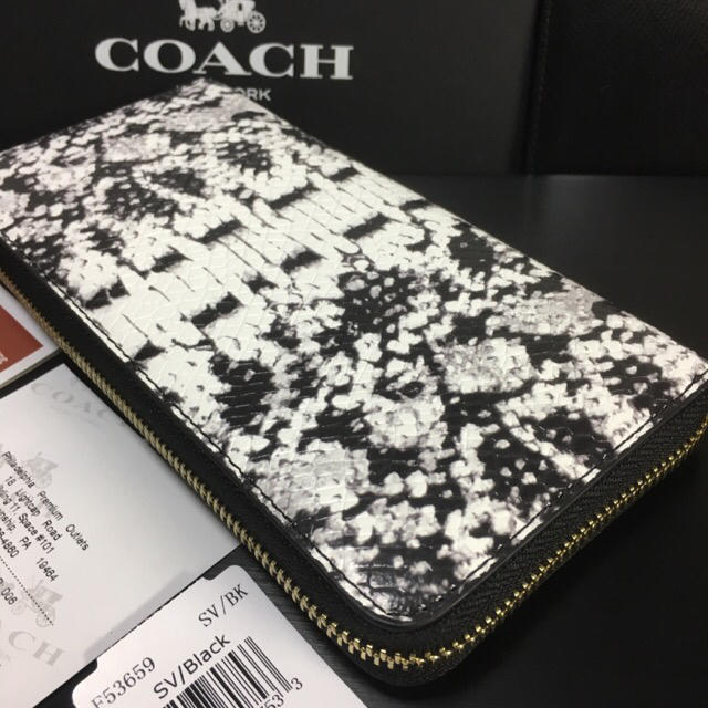 COACH(コーチ)のセール❣️新品コーチ長財布 F53659ホワイト エンボスドバイソン レディースのファッション小物(財布)の商品写真