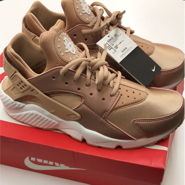 NIKE(ナイキ)の新品 NIKE W AIR HUARACHE RUN SE ナイキ エアハラチ メンズの靴/シューズ(スニーカー)の商品写真