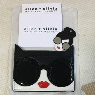 アリスアンドオリビア(Alice+Olivia)の《新品》Alice+Olivia 定期入れ、カードケース(名刺入れ/定期入れ)