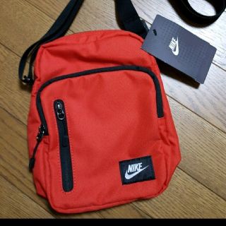 ナイキ(NIKE)の新品　NIKE　ショルダーバッグ (色 赤)(ショルダーバッグ)