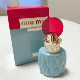 ミュウミュウ(miumiu)のmiumiu ミュウミュウ オードパルファム 香水 30ml(香水(女性用))