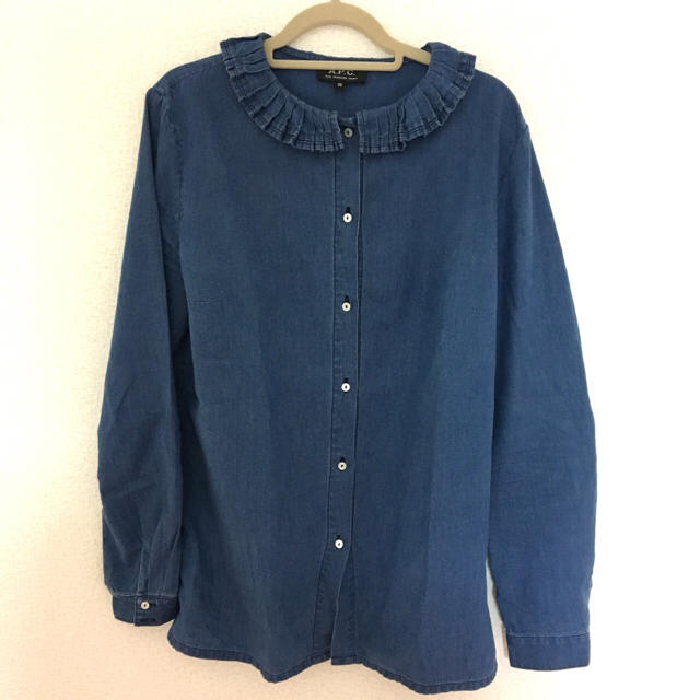 A.P.C(アーペーセー)のA.P.C. アーペーセー デニムシャツ  レディースのトップス(シャツ/ブラウス(長袖/七分))の商品写真