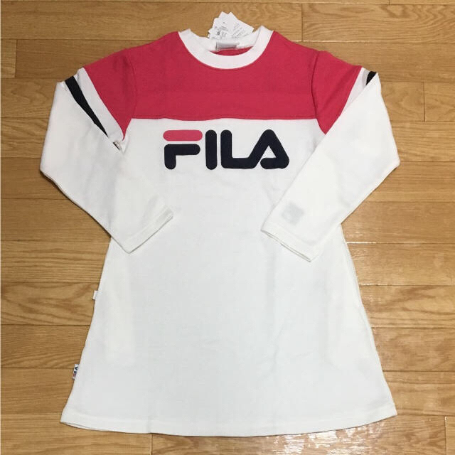 FILA(フィラ)のFILA トレーナーワンピ 140センチ ホワイト キッズ/ベビー/マタニティのキッズ服女の子用(90cm~)(ワンピース)の商品写真