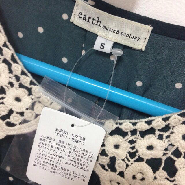 earth music & ecology(アースミュージックアンドエコロジー)のearth♡ドット半袖ワンピ レディースのワンピース(ひざ丈ワンピース)の商品写真