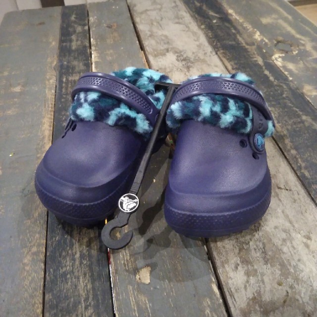 crocs(クロックス)のクロックス　ボア　アニマル　　ベビー　キッズ キッズ/ベビー/マタニティのベビー靴/シューズ(~14cm)(サンダル)の商品写真