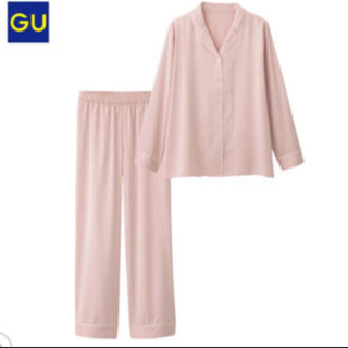 ジーユー(GU)の【専用】ピンク GU 上下セット パジャマ(長袖) サテン(パジャマ)