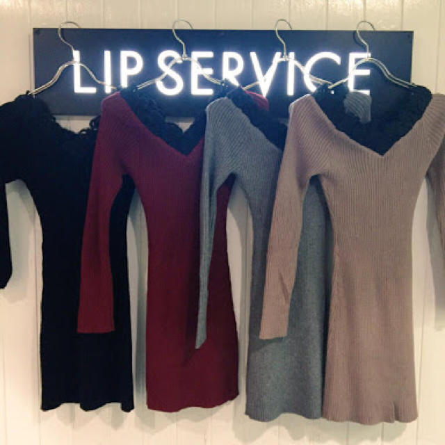 LIP SERVICE(リップサービス)のリップサービス レースオフショルリブニットワンピース レディースのトップス(ニット/セーター)の商品写真