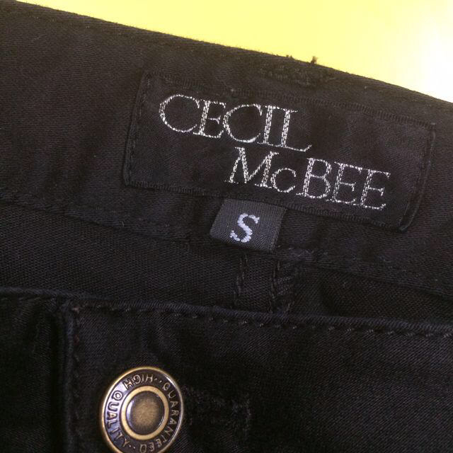 CECIL McBEE(セシルマクビー)のセシル 黒 パンツ レディースのパンツ(カジュアルパンツ)の商品写真