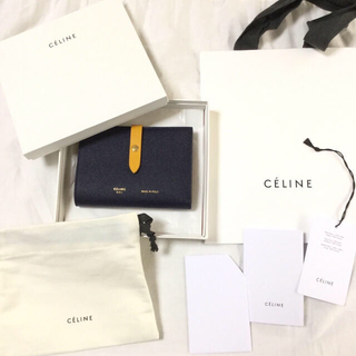 セリーヌ(celine)の【めぐ様専用】CELINE ストラップ ミディアム マルチファクション ネイビー(財布)