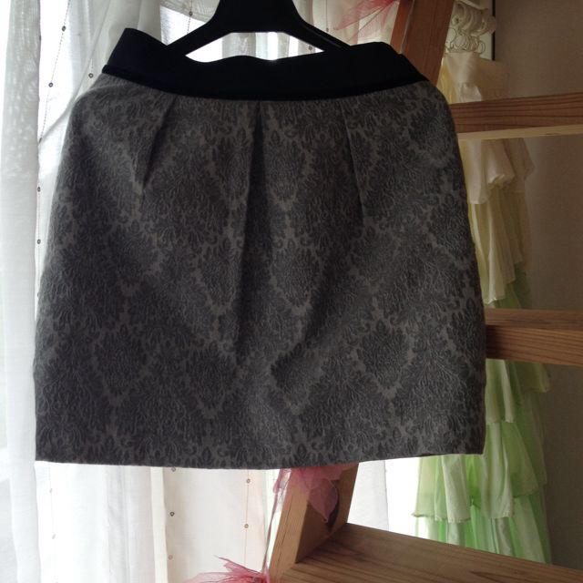 UNTITLED(アンタイトル)のuntitled スカート レディースのスカート(ひざ丈スカート)の商品写真