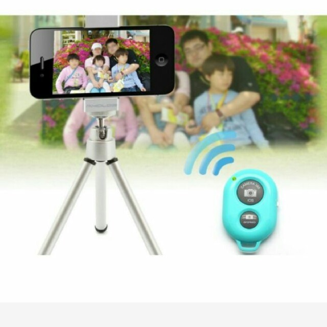 Bluetooth スマートフォン用 カメラリモコン カメラシャッター　ブラック スマホ/家電/カメラのスマホアクセサリー(自撮り棒)の商品写真