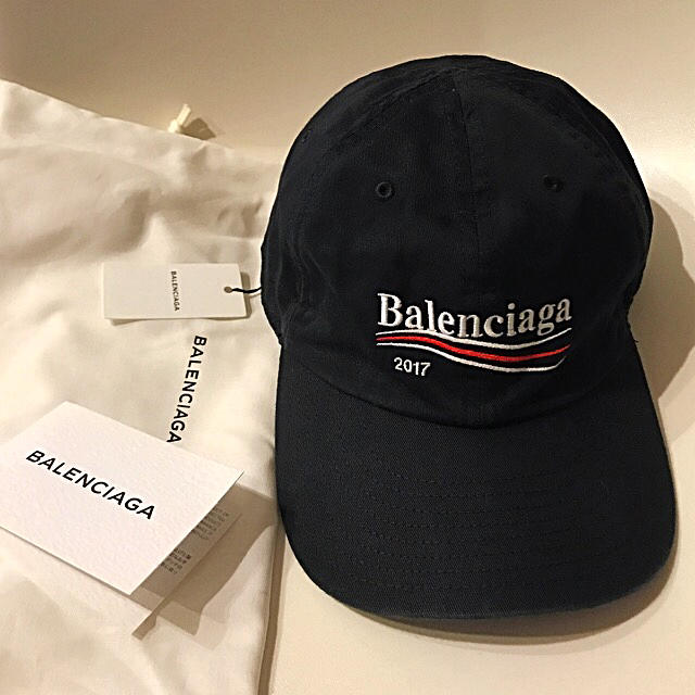 Balenciaga(バレンシアガ)の正規品 BALENCIAGA バレンシアガ キャップ 新品未使用 100%正規品 レディースの帽子(キャップ)の商品写真