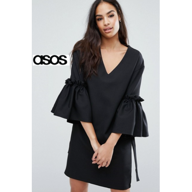 1点☆再入荷☆UK8☆ASOSセレクト*Boohoo*Vネックワンピース