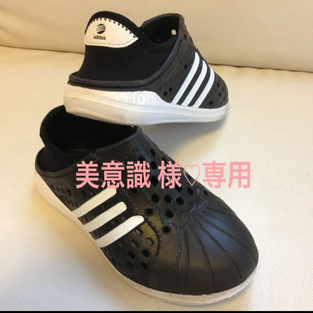 adidas(アディダス)のadidasサンダル17.5cm 状態良 キッズ/ベビー/マタニティのキッズ靴/シューズ(15cm~)(その他)の商品写真