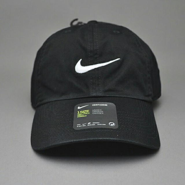 NIKE(ナイキ)の送料込♥ナイキ SWOOSH キャップ レディース メンズ帽子 黒 レディースの帽子(キャップ)の商品写真