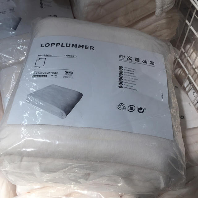 IKEA(イケア)のダブルsize【IKEA】 LOPPLUMMER - 毛布, ナチュラルカラー インテリア/住まい/日用品の寝具(毛布)の商品写真