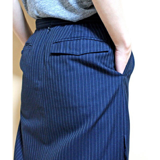 BEAMS(ビームス)のyuiさま専用 NON TOKYO ストライプ柄 サイドスリットスカート レディースのスカート(ひざ丈スカート)の商品写真