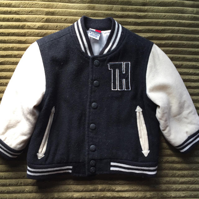 TOMMY HILFIGER(トミーヒルフィガー)のTOMMY HILFIGER★スタジャン キッズ/ベビー/マタニティのキッズ服男の子用(90cm~)(ジャケット/上着)の商品写真