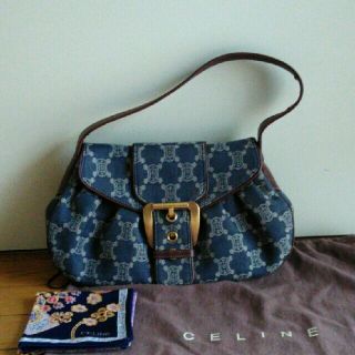 セリーヌ(celine)の【正規品】セリーヌ/ショルダーバッグ/マカダム/保存袋＆セリーヌ大判ハンカチ付(ショルダーバッグ)