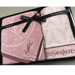 イヴサンローランボーテ(Yves Saint Laurent Beaute)の【イヴ･サンローラン】新品未使用❤️タオルセット ピンク(タオル/バス用品)