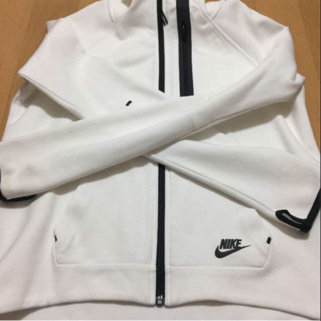 NIKE(ナイキ)の【まちゅ様専用】NIKE テックフリース レディースのトップス(トレーナー/スウェット)の商品写真