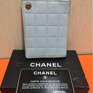 シャネル(CHANEL)の本物シャネルの水色系レザーチョコバーのカードケース (名刺入れ/定期入れ)