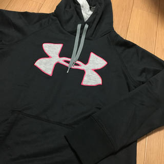 アンダーアーマー(UNDER ARMOUR)のUNDER ARMOUR アンダーアーマー パーカー ブラック ピンク(パーカー)