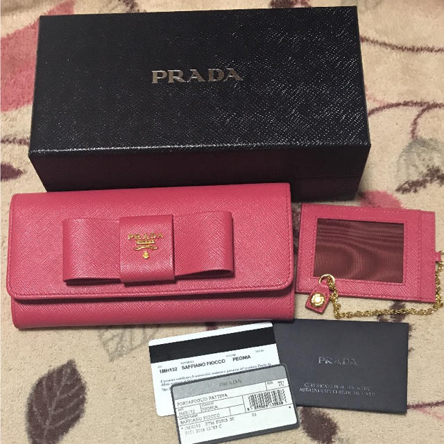 PRADA(プラダ)のtama様専用 レディースのファッション小物(財布)の商品写真