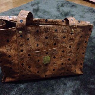 エムシーエム(MCM)のMCM人気バック(トートバッグ)