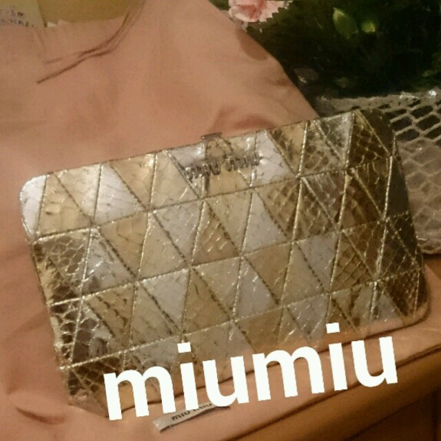 MIU MIU - ミュウミュウ キラキラレザークラッチ