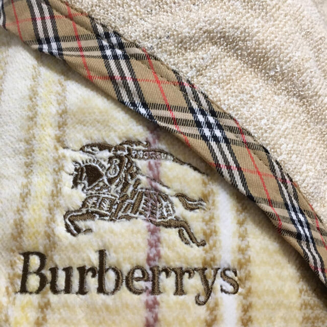 BURBERRY(バーバリー)のあやな様専用！バーバリー パイルブラン 2枚セット インテリア/住まい/日用品の寝具(毛布)の商品写真