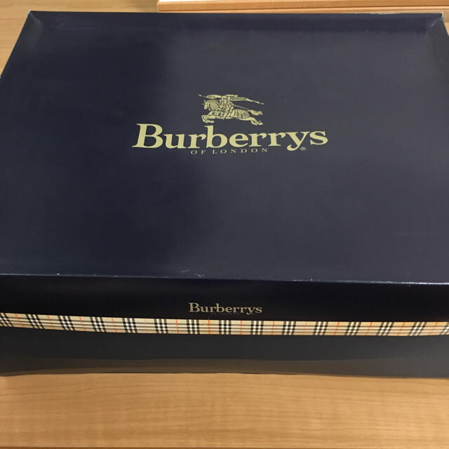 BURBERRY(バーバリー)のあやな様専用！バーバリー パイルブラン 2枚セット インテリア/住まい/日用品の寝具(毛布)の商品写真