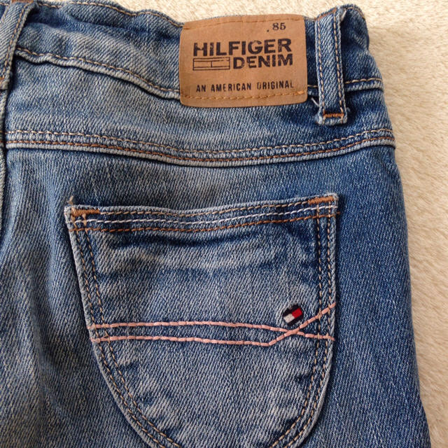 TOMMY HILFIGER(トミーヒルフィガー)のTOMMY HILFIGER デニム 100〜110 キッズ/ベビー/マタニティのキッズ服女の子用(90cm~)(パンツ/スパッツ)の商品写真