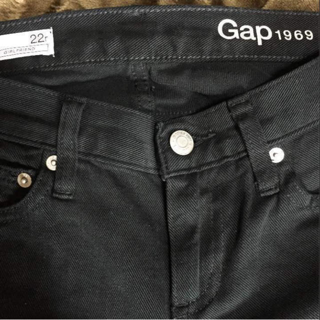 GAP(ギャップ)のGAP黒ダメージスキニーS レディースのパンツ(デニム/ジーンズ)の商品写真