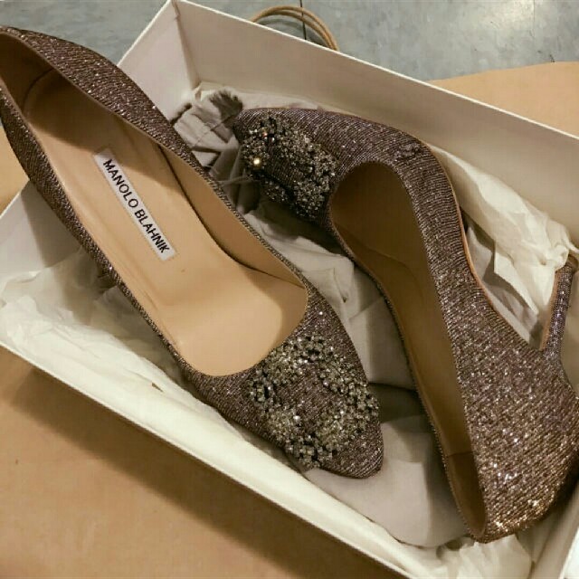 国内外の人気集結! MANOLO BLAHNIK マノロブラニク、ハンギシ37