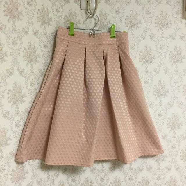 dholic(ディーホリック)のピーチピンクフレアースカート レディースのスカート(ひざ丈スカート)の商品写真