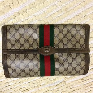 グッチ(Gucci)のGUCCI クラッチバッグ(クラッチバッグ)