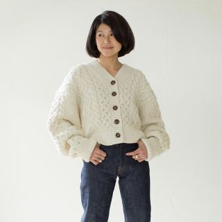 マディソンブルー(MADISONBLUE)の【新品】17AW Madisonblue ケーブルニットカーディガン 00サイズ(カーディガン)