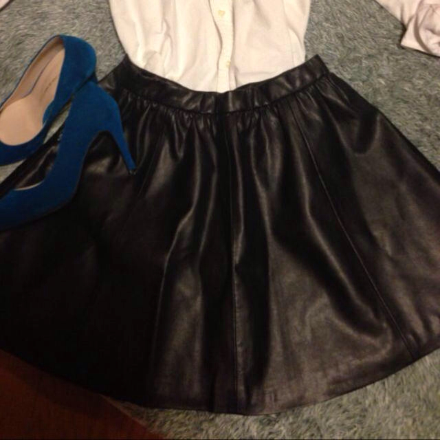 H&M(エイチアンドエム)のフェイクレザースカート♡ レディースのスカート(ミニスカート)の商品写真