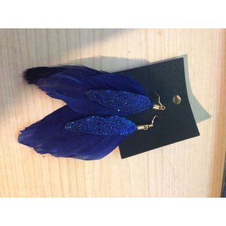 エイチアンドエム(H&M)の☆ゆらゆら 羽ピアス☆(ピアス)