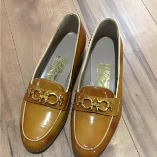 サルヴァトーレフェラガモ(Salvatore Ferragamo)の【専用】フェラガモ ローファー (ローファー/革靴)