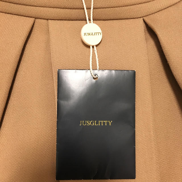 JUSGLITTY(ジャスグリッティー)のJUSGLITTY ベージュスカート レディースのスカート(ひざ丈スカート)の商品写真