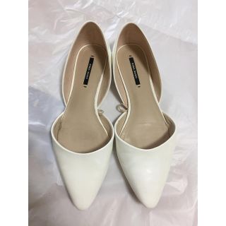 ザラ(ZARA)の【ZARA】ザラ/パンプス/フラットシューズ/ホワイト(バレエシューズ)