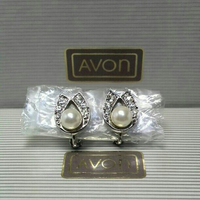 AVON(エイボン)の926.AVON ミニパールイヤリング レディースのアクセサリー(イヤリング)の商品写真