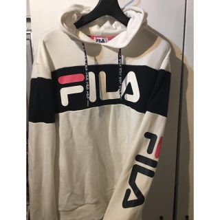 イーストボーイ(EASTBOY)のEASTBOY×FILAコラボパーカー ほぼ新品(パーカー)