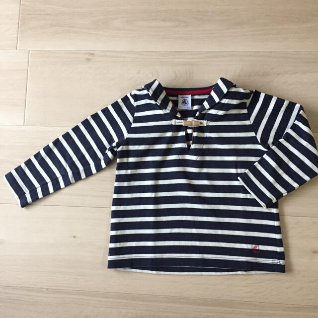 PETIT BATEAU(プチバトー)のプチバトー★ボーダーマリン長袖トップス キッズ/ベビー/マタニティのベビー服(~85cm)(シャツ/カットソー)の商品写真