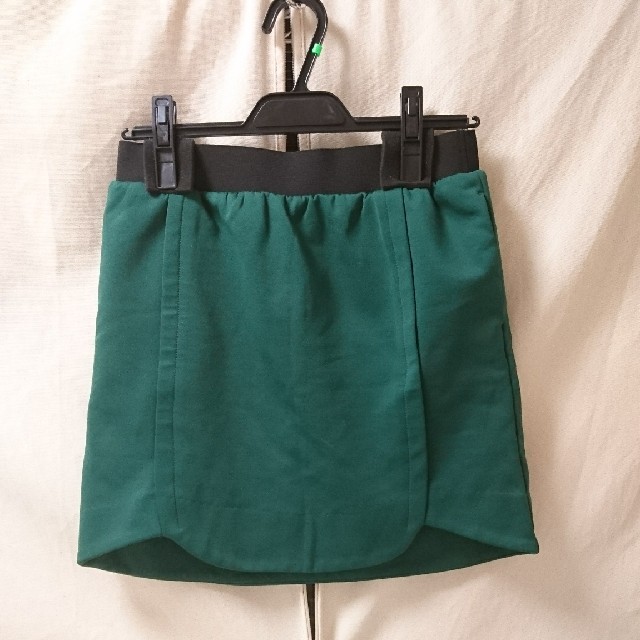 LOWRYS FARM(ローリーズファーム)の綺麗なグリーンのミニスカート💕 レディースのスカート(ミニスカート)の商品写真