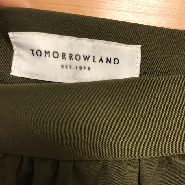 TOMORROWLAND(トゥモローランド)のTOMORROWLAND ポリエステルツイル タックギャザースカート34 レディースのスカート(ひざ丈スカート)の商品写真